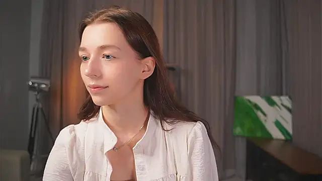 Snapshot of RoxieBolich chatting on September 19, 1:37 pm RoxieBolich online show from September 19, 1:37 pm