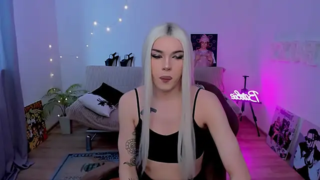 YourTrixie online show from February 10, 5:50 am