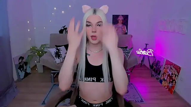 YourTrixie online show from February 2, 6:12 am