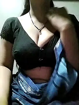 Hottestgirll online show from November 3, 8:23 pm