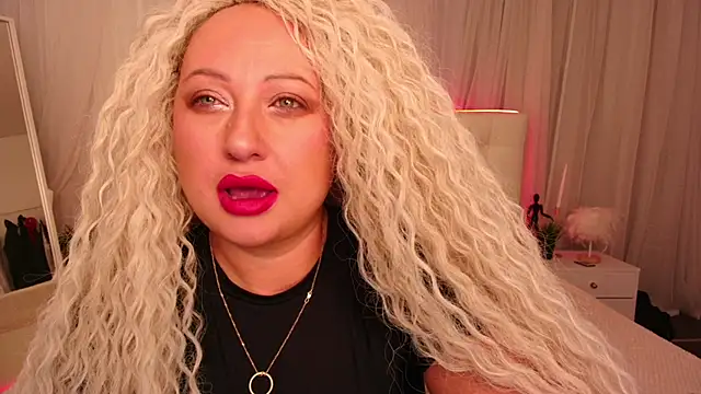 Snapshot of Lilit_1Love chatting on October 1, 4:33 pm Lilit 1Love online show from October 1, 4:33 pm