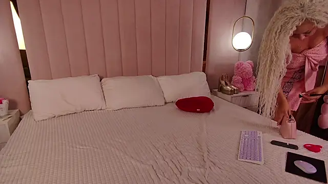 Snapshot of Lilit_1Love chatting on September 10, 3:55 pm Lilit 1Love online show from September 10, 3:55 pm