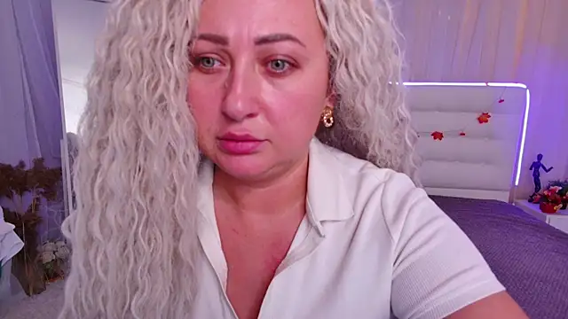 Snapshot of Lilit_1Love chatting on October 24, 4:28 pm Lilit 1Love online show from October 24, 4:28 pm