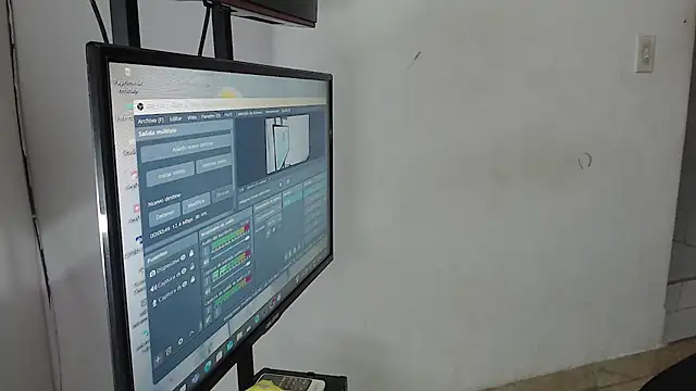 Snapshot of catalina_hard_love chatting on October 23, 12:42 am catalina hard love online show from October 23, 12:42 am