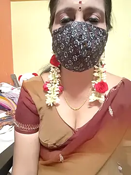 Snapshot of mallu-reshma chatting on September 18, 8:39 am mallu-reshma online show from September 18, 8:39 am