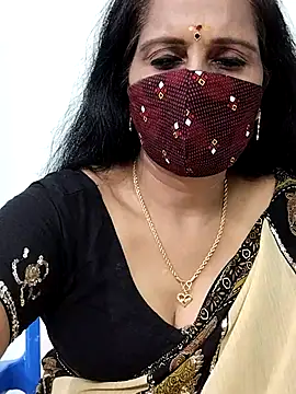Snapshot of mallu-reshma chatting on September 11, 8:03 am mallu-reshma online show from September 11, 8:03 am