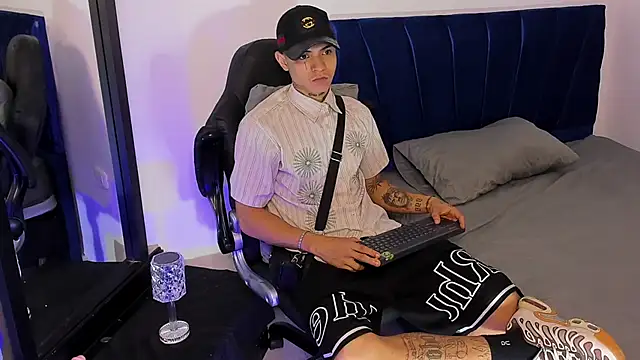 john mystic online show from October 4, 3:30 am