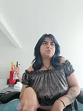 LylaVixxen online show from March 7, 6:35 pm