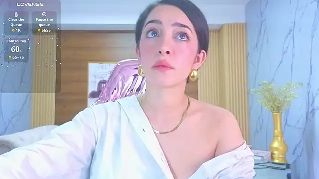 Snapshot of sara_lopez_s chatting on July 15, 1:40 pm sara lopez s online show from July 15, 1:40 pm