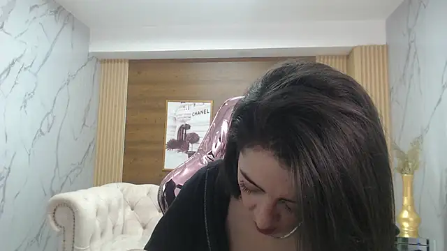 sara lopez s online show from March 31, 1:35 pm