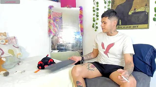 Snapshot of rosse_dredd chatting on October 5, 10:00 pm rosse dredd online show from October 5, 10:00 pm