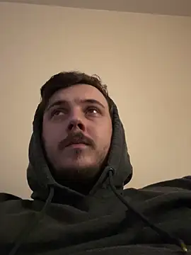 Snapshot of XXKieran chatting on December 4, 1:32 pm XXKieran online show from December 4, 1:32 pm