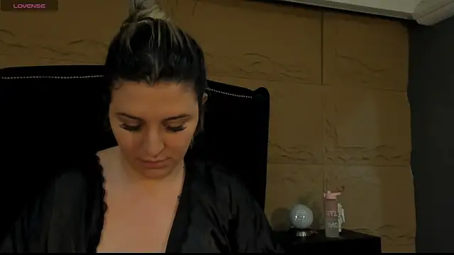 Snapshot of SophiaDior_ chatting on October 7, 12:17 pm SophiaDior online show from October 7, 12:17 pm