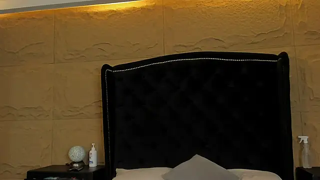Snapshot of SophiaDior_ chatting on September 15, 12:38 pm SophiaDior online show from September 15, 12:38 pm