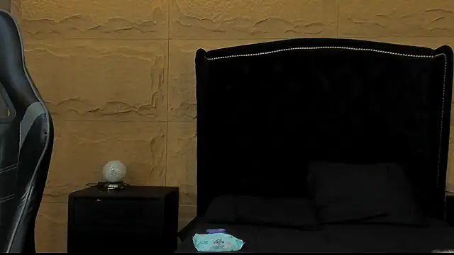 Snapshot of SophiaDior_ chatting on October 5, 11:56 am SophiaDior online show from October 5, 11:56 am