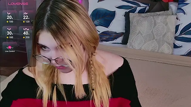 Evie Vall online show from November 7, 3:27 pm