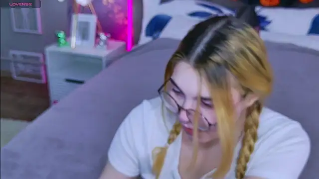 Evie Vall online show from November 2, 3:17 pm