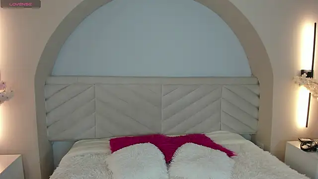 Mila Hank  online show from April 14, 12:21 pm