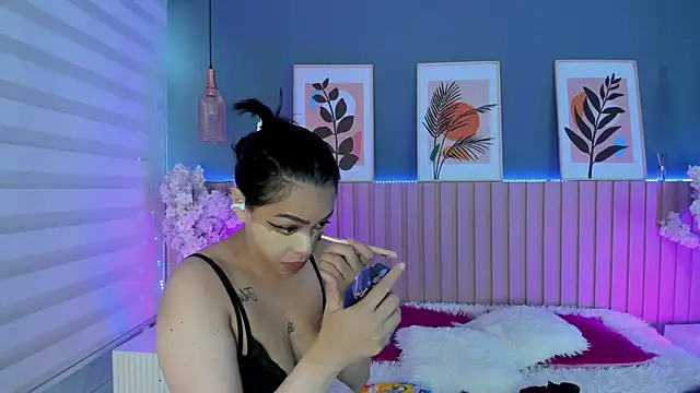 Mila Hank  online show from May 6, 12:09 pm