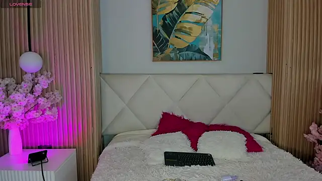 Mila Hank  online show from April 23, 12:29 pm