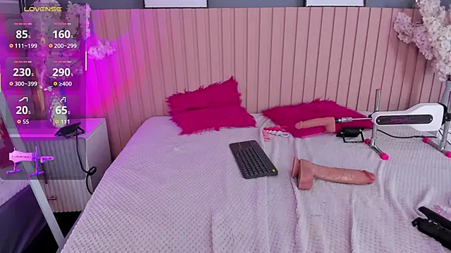 Mila Hank  online show from March 12, 12:49 am