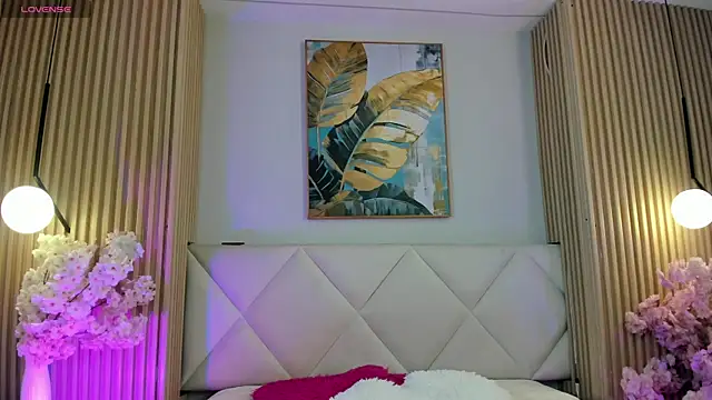 Mila Hank  online show from March 20, 12:17 pm