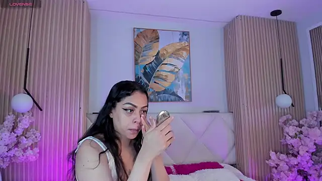 Mila Hank  online show from April 18, 12:18 pm
