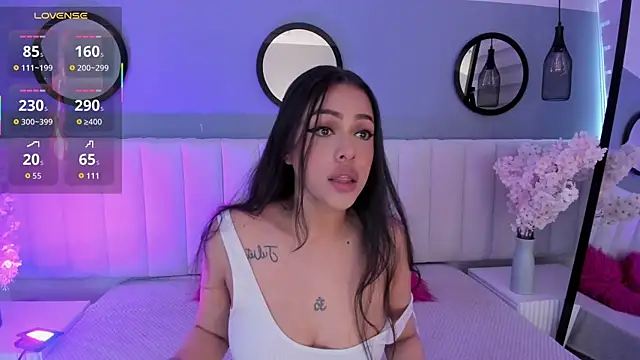 Mila Hank  online show from November 16, 12:43 pm