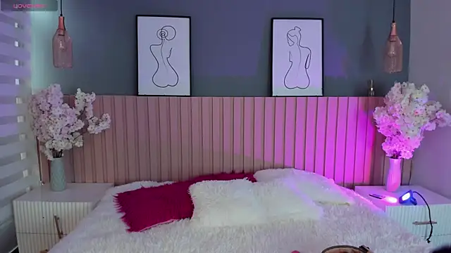 Mila Hank  online show from February 19, 12:13 pm