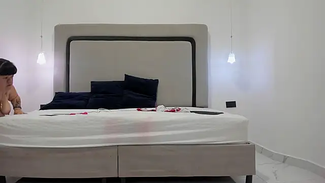 PamelaBonnet mml online show from April 15, 6:34 pm