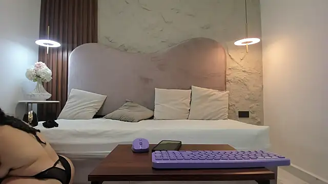 PamelaBonnet mml online show from April 6, 7:59 pm