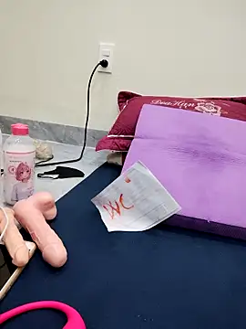 Snapshot of Lyly_suri07 chatting on December 20, 4:32 pm Lyly suri07 online show from December 20, 4:32 pm