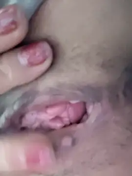 Snapshot of Lyly_suri07 chatting on December 3, 5:01 pm Lyly suri07 online show from December 3, 5:01 pm