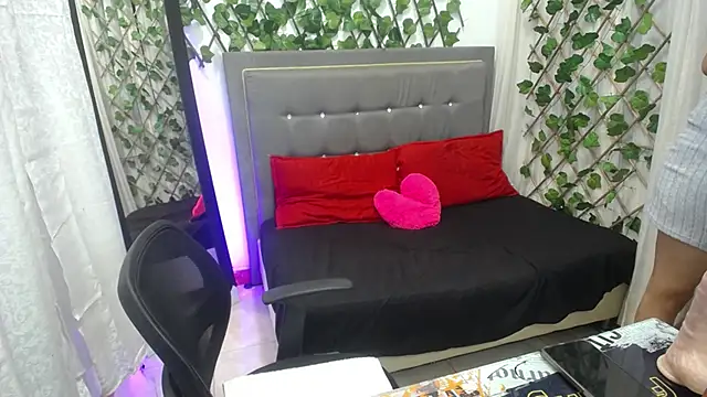 ivone golosa online show from February 24, 9:26 pm