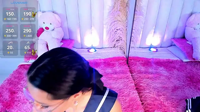 Snapshot of Annie__2 chatting on November 7, 12:10 pm Annie 2 online show from November 7, 12:10 pm