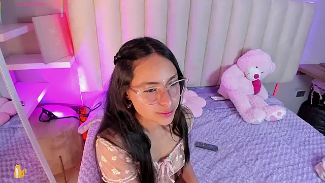 Snapshot of Annie__2 chatting on November 29, 3:17 am Annie 2 online show from November 29, 3:17 am