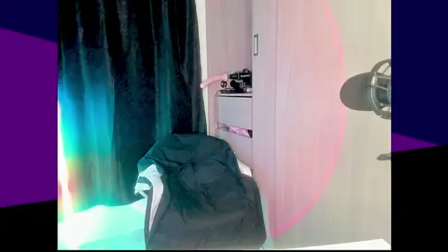 Amberdecolombia online show from December 1, 6:03 am