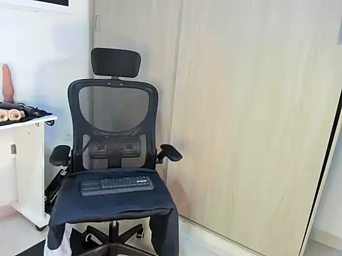 Amberdecolombia online show from March 1, 3:50 am