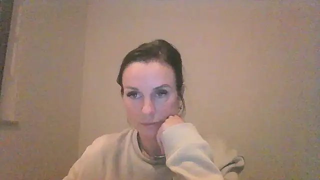 Snapshot of Justnani001 chatting on May 17, 8:42 pm Justnani001 online show from May 17, 8:42 pm