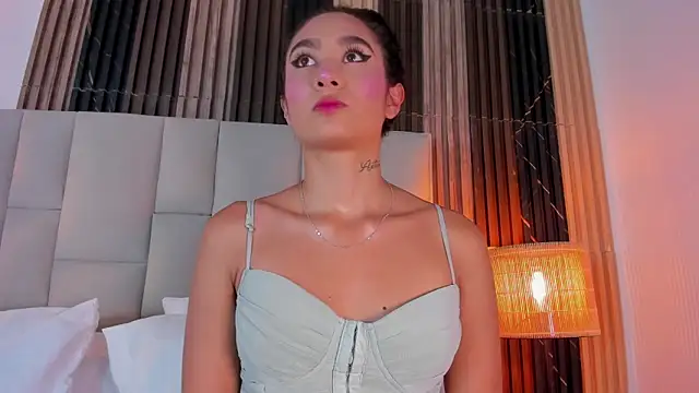 Nicolqueen  online show from April 2, 12:12 pm