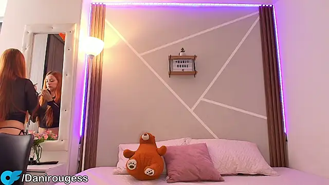 Snapshot of Little_ginger chatting on September 19, 12:53 pm Little ginger online show from September 19, 12:53 pm