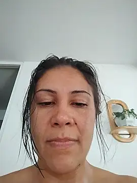 KittyHoleshot87 online show from April 15, 4:55 pm