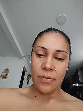 Snapshot of KittyHoleshot87 chatting on July 10, 6:19 pm KittyHoleshot87 online show from July 10, 6:19 pm