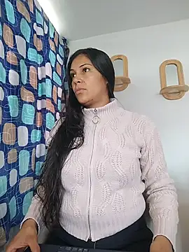 KittyHoleshot87 online show from February 9, 3:54 pm