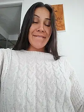 KittyHoleshot87 online show from February 24, 2:29 pm