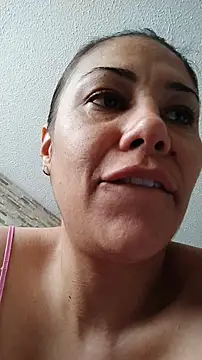 Snapshot of KittyHoleshot87 chatting on October 28, 3:55 pm KittyHoleshot87 online show from October 28, 3:55 pm