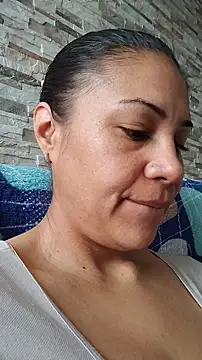 Snapshot of KittyHoleshot87 chatting on October 27, 3:35 pm KittyHoleshot87 online show from October 27, 3:35 pm