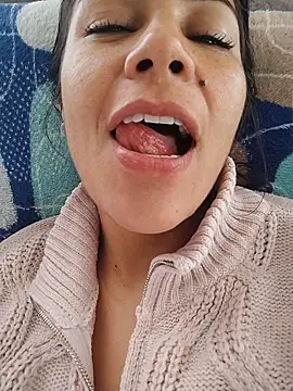 KittyHoleshot87 online show from February 20, 2:41 pm