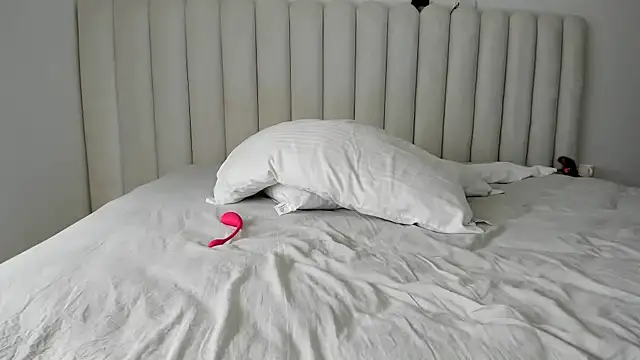 Meganbelford1 online show from March 25, 4:39 pm