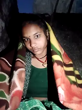 Snapshot of Idhika_Jha chatting on November 29, 12:44 am Idhika Jha online show from November 29, 12:44 am